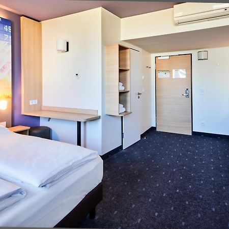 B&B Hotel Frankfurt-Airport Frankfurt am Main Bagian luar foto