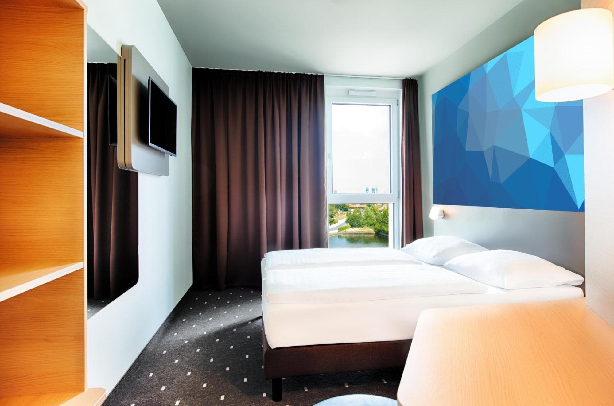 B&B Hotel Frankfurt-Airport Frankfurt am Main Bagian luar foto